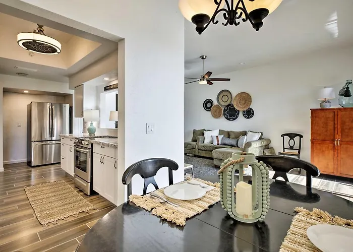 4 Mi To Asu: Lake-view W/ Patio, Pool Access Tempe
