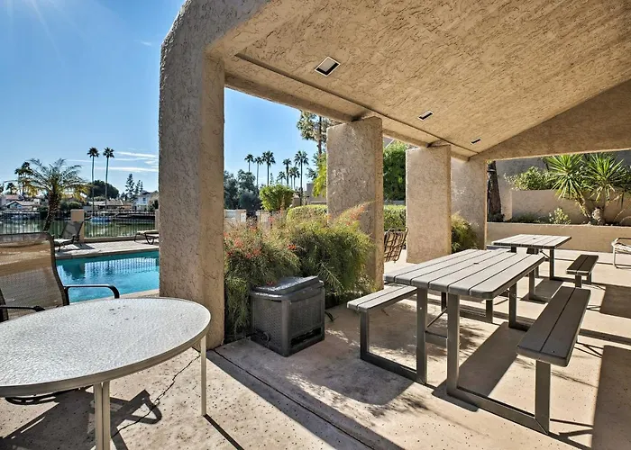 4 Mi To Asu: Lake-view W/ Patio, Pool Access Holiday home Tempe